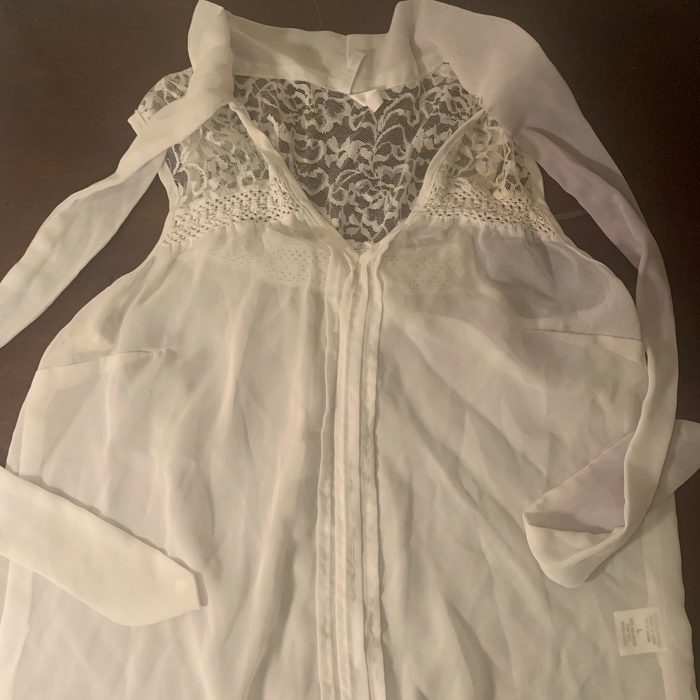 🥰 Live 4 Truth White Sleeveless Lace w/ Necktie - Picture 13 of 15